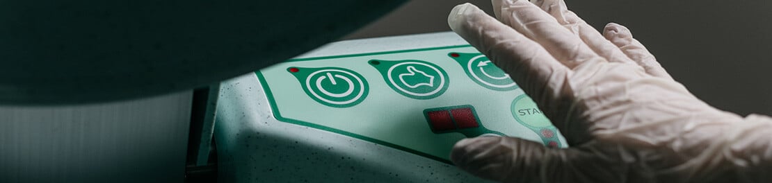 Macerator hands-free opening in action