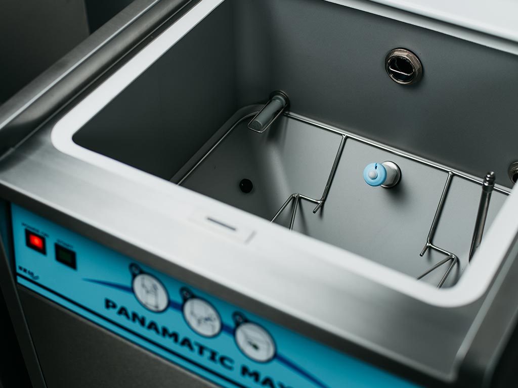 DDC Dolphin Panamatic Maxi Bedpan Washer Disinfector Inside